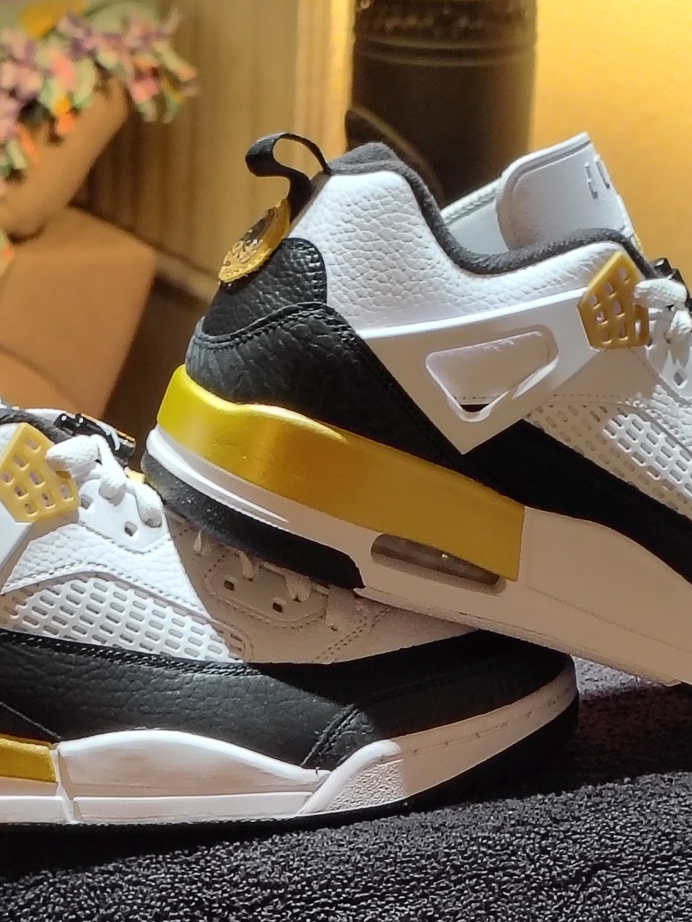 Air Jordan Spizike Low "DMP" White Gold Black 9.5M Absolutely Flawless NWT & Box